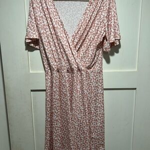 Chic Floral Midi Dress in Soft Pink